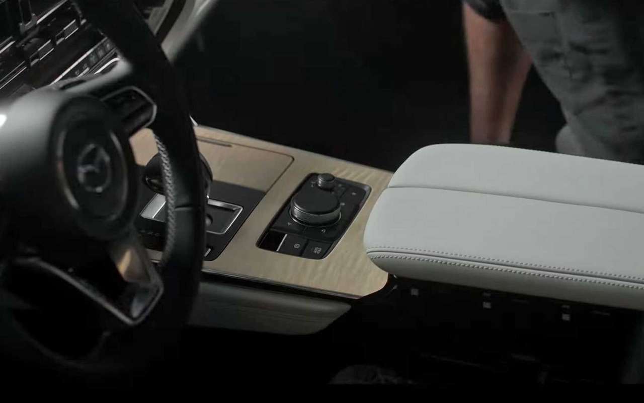 Mazda CX-90 – первое видео салона