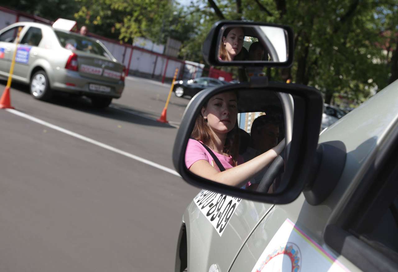 ГИБДД недовольна качеством обучения в столичных автошколах