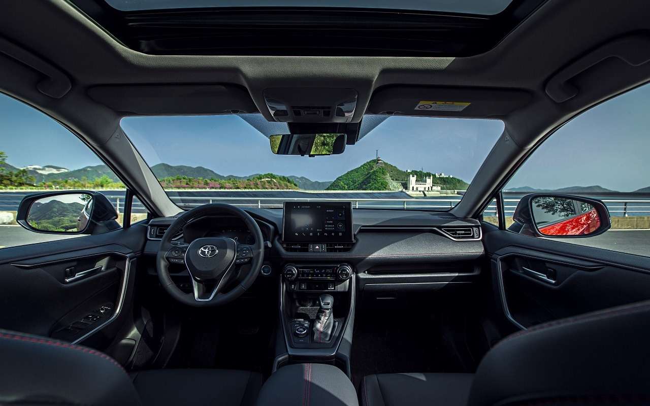 Интерьер Toyota Wildlander