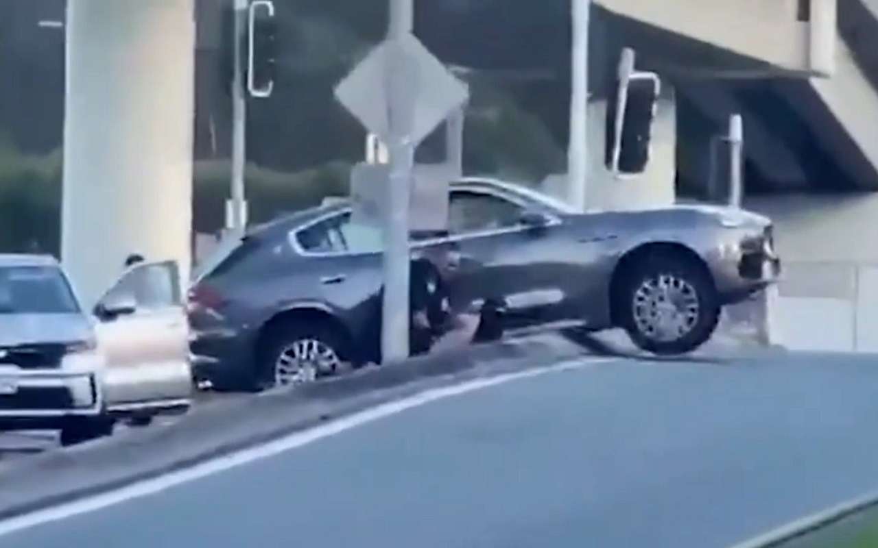 Слабоумие и отвага: подростки угнали Porsche и Maserati и устроили гонки с полицией