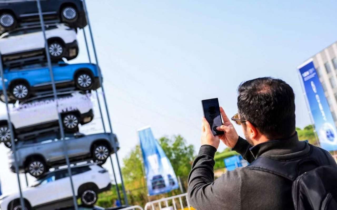 Тест на жесткость конструкции гибридного кроссовера Tiggo 8 CSH