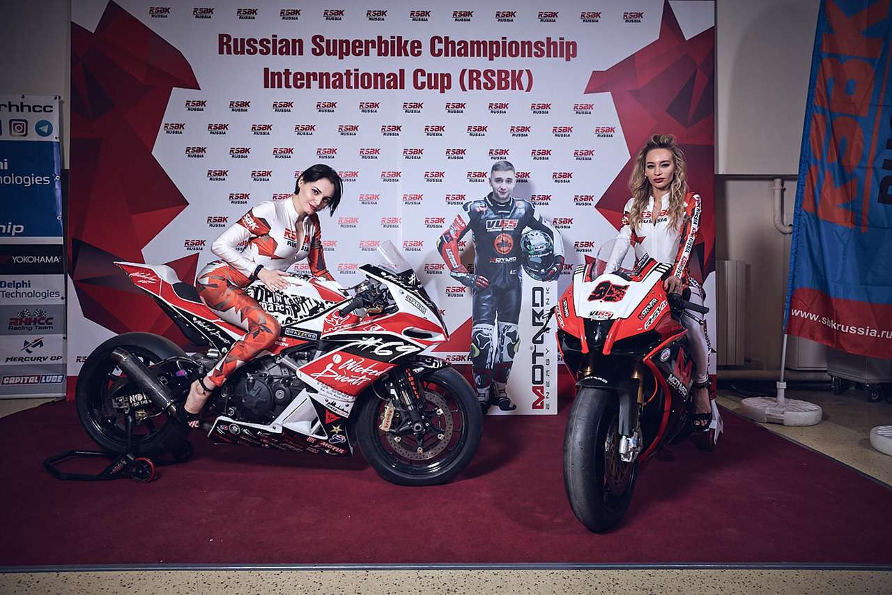 Девушки, болиды и гонки на дронах — и все это в одном месте!