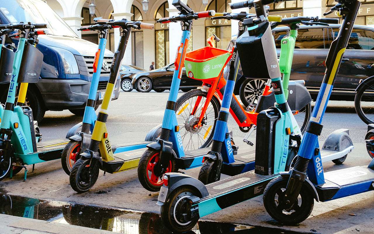 Первый пошел: кикшеренговым компаниям предписано убрать электросамокаты с городских улиц
