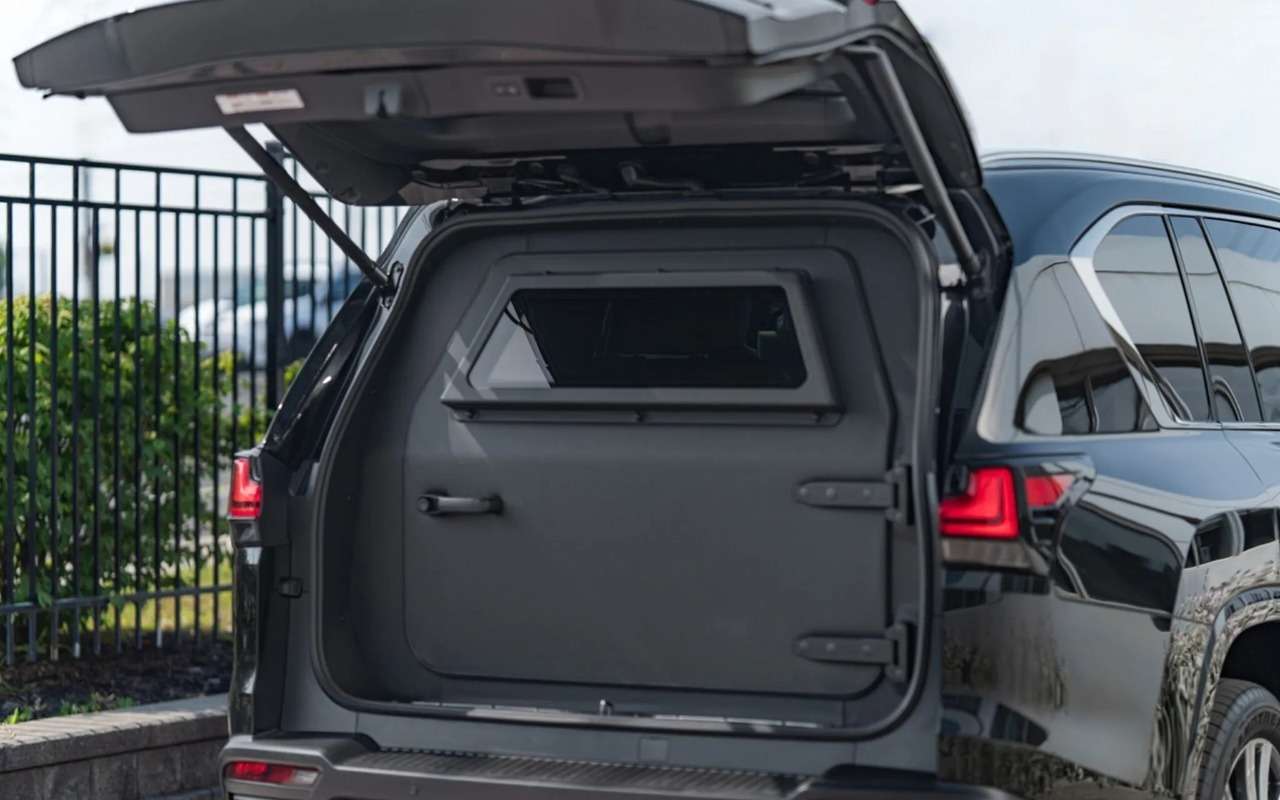 Lexus LX700