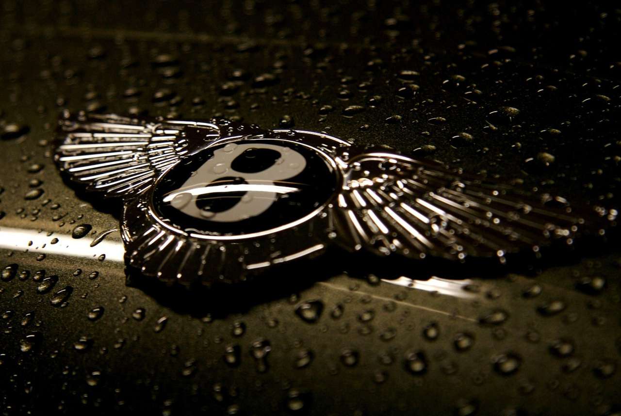 Mazda и Bentley проигнорируют автосалон в Париже