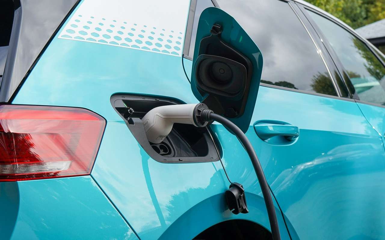 Два российских бренда вошли в топ-3 продаж электромобилей