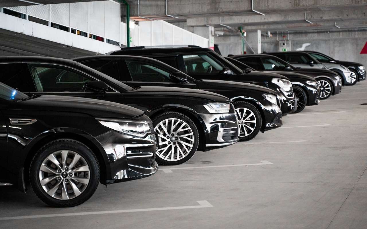 Названы самые продаваемые автомобили в России в июне