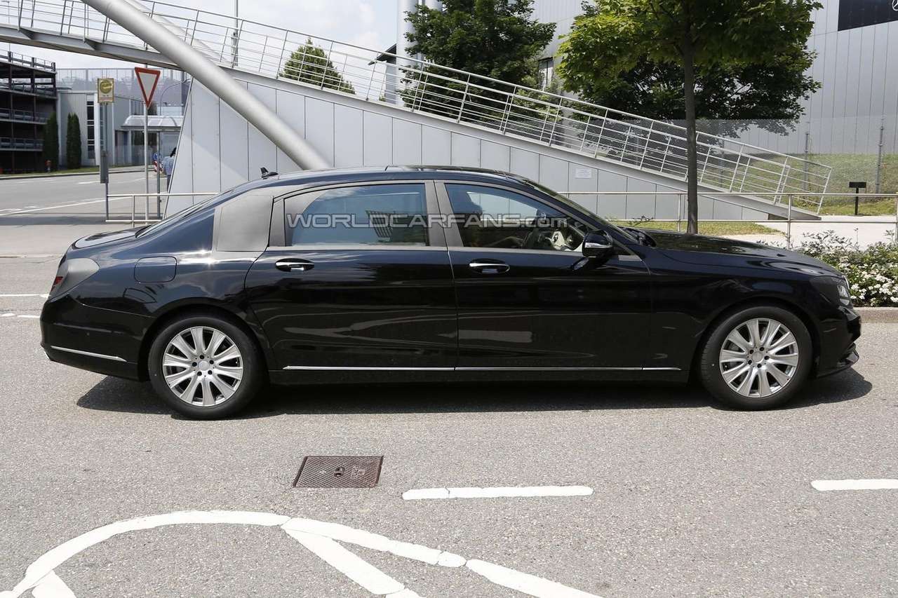 Папарацци запечатлели «новый Maybach» – удлиненный Mercedes S-class