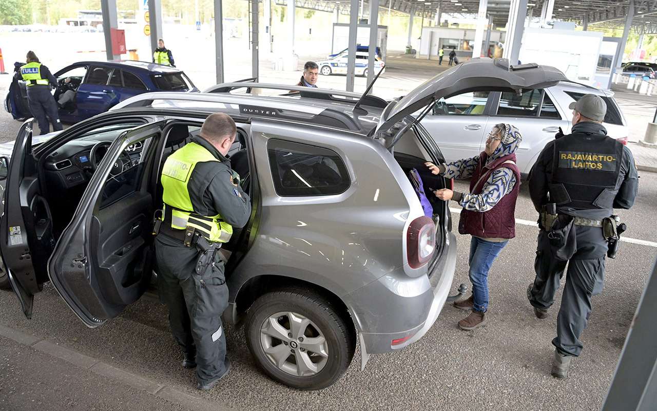 Машины, смартфоны, ноутбуки: что еще россиянам запретили ввозить в Европу
