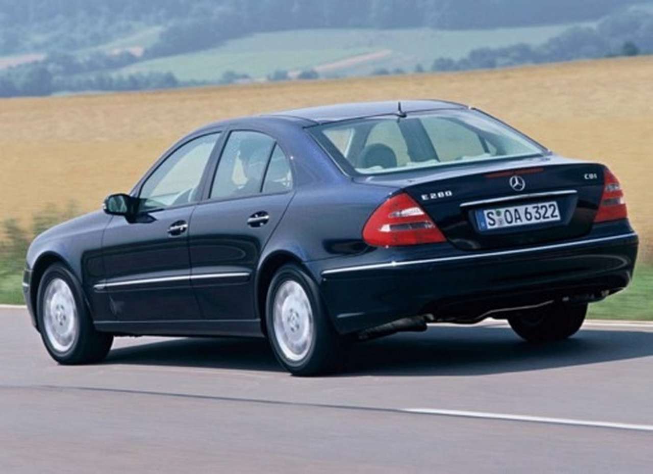 Mercedes отзывает 10.000 автомобилей