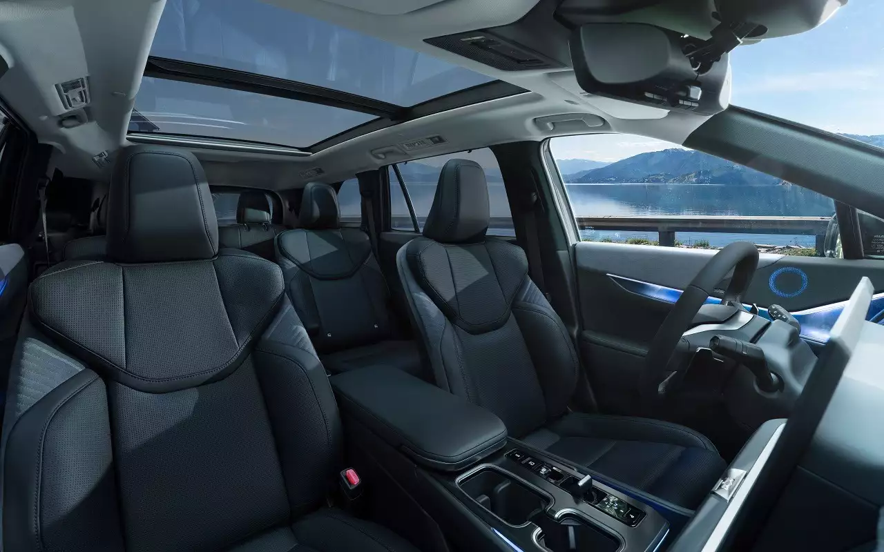 Интерьер Lexus TZ