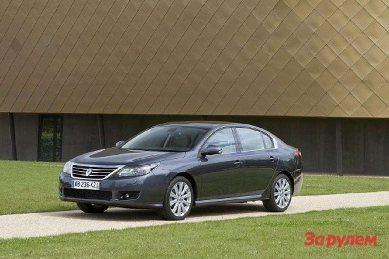 Корейский седан Latitude ныне является флагманом Renault. Хотя французская компания и причисляет его к автомобилям сегмента D, по габаритам он вполне соответствует бизнес-классу