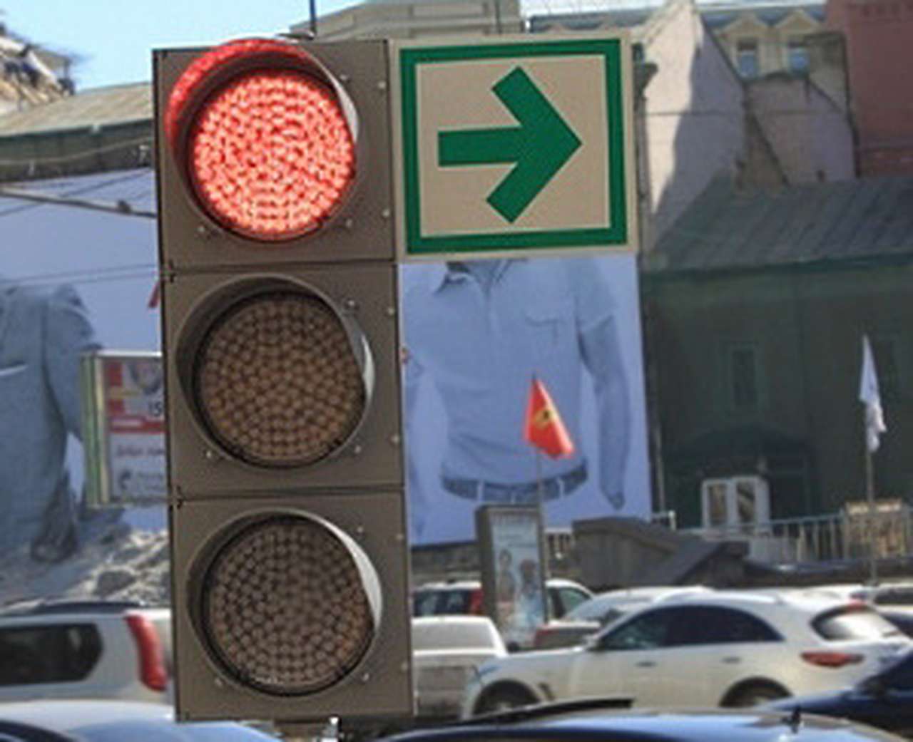 Поворачивать направо на красный разрешат в Москве и в Белгороде