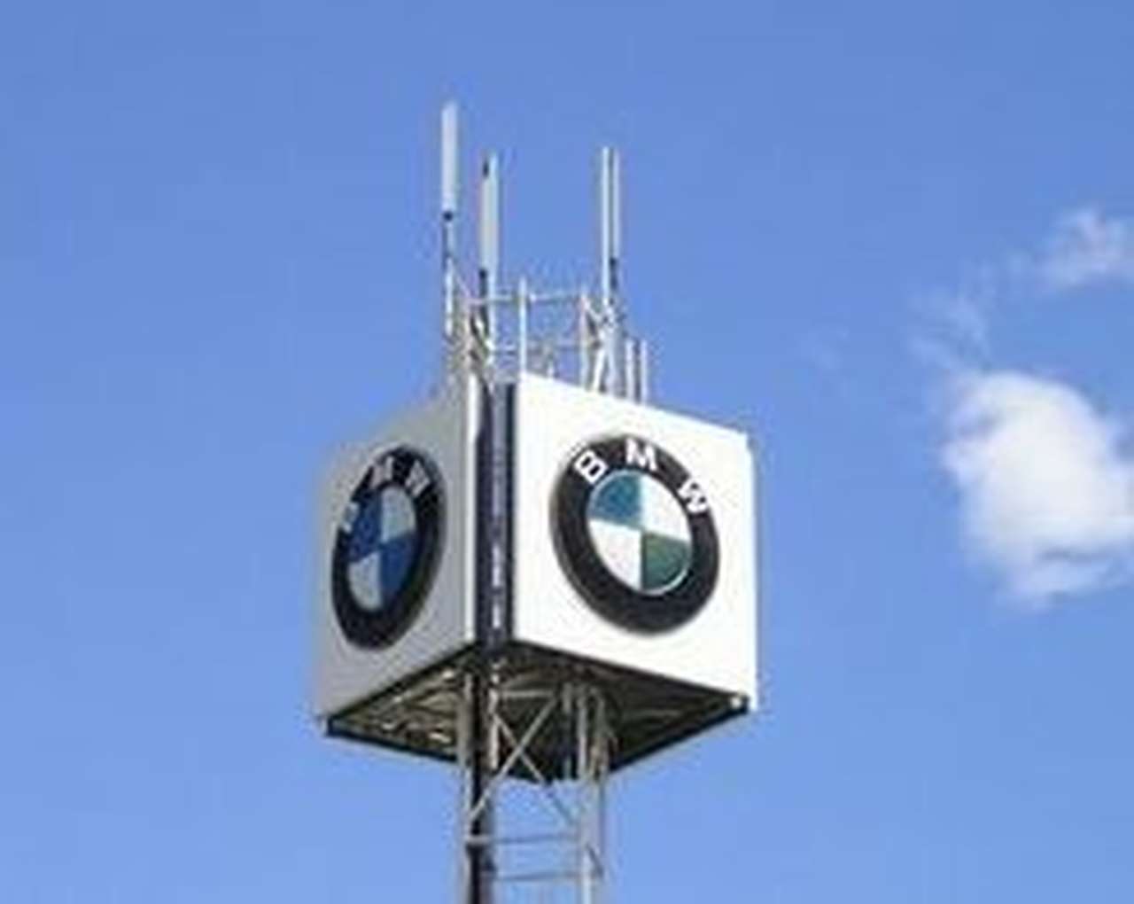 Прибыль BMW снизилась в 28 раз