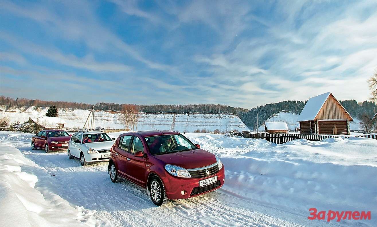 Renault sandero stepway 2022 зимой снег. Рено sandero stepway 2013. Рено логан дрифтит. Рено сандеро автомат. Рено сандеро зимой.