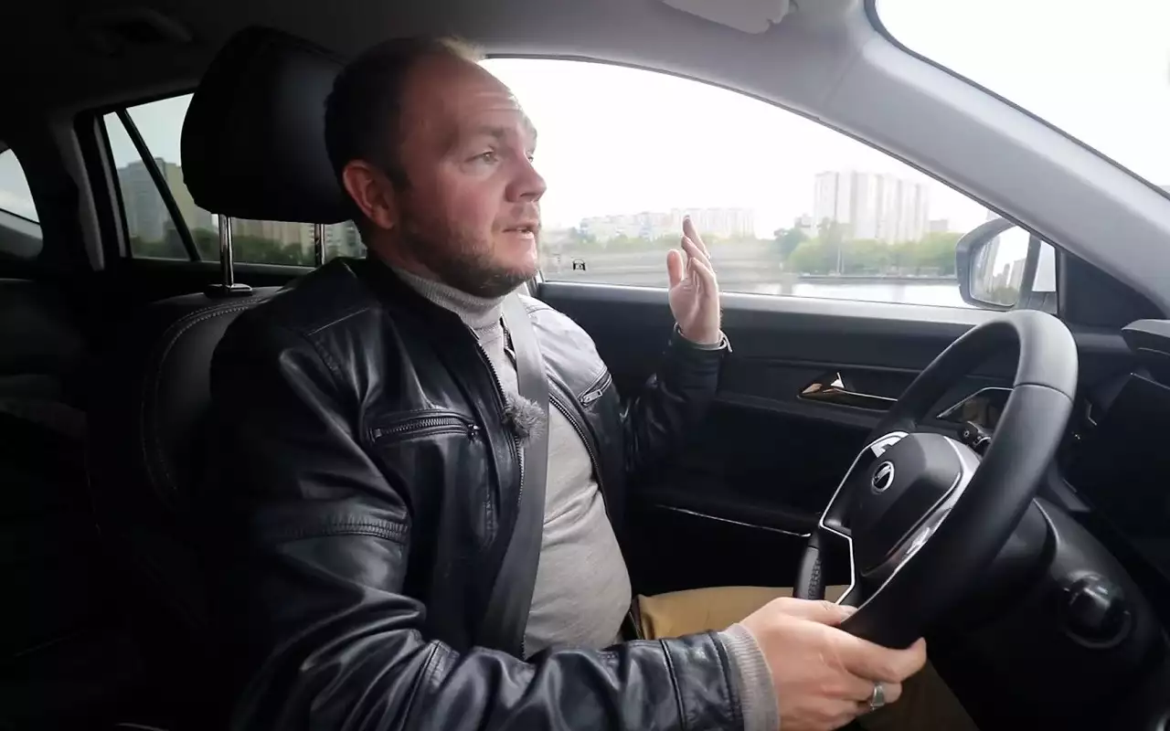 Взяли на тест новый Москвич 8 — как он едет?