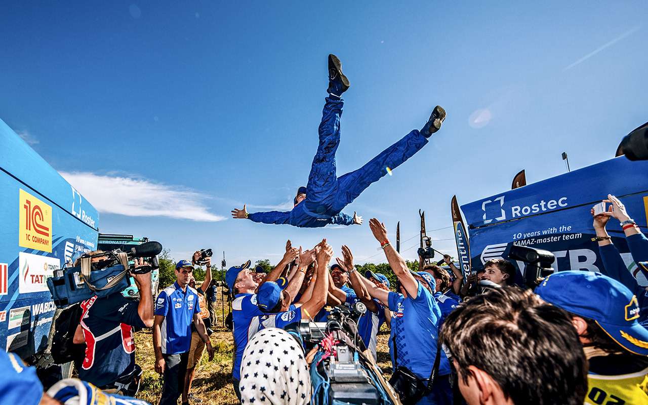 Эдуард Николаев