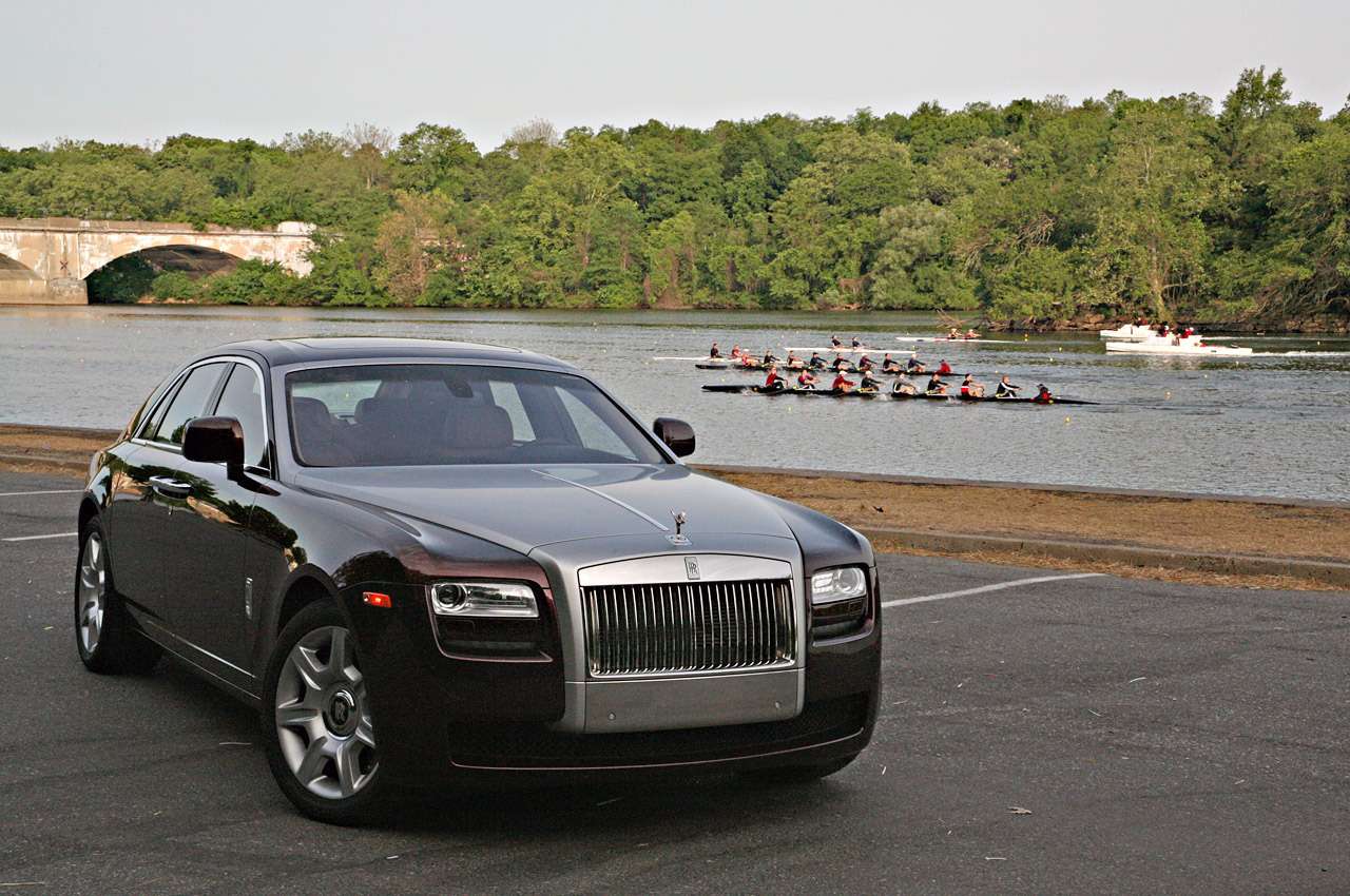 Rolls-Royce прибегнет к отзывам своих автомобилей