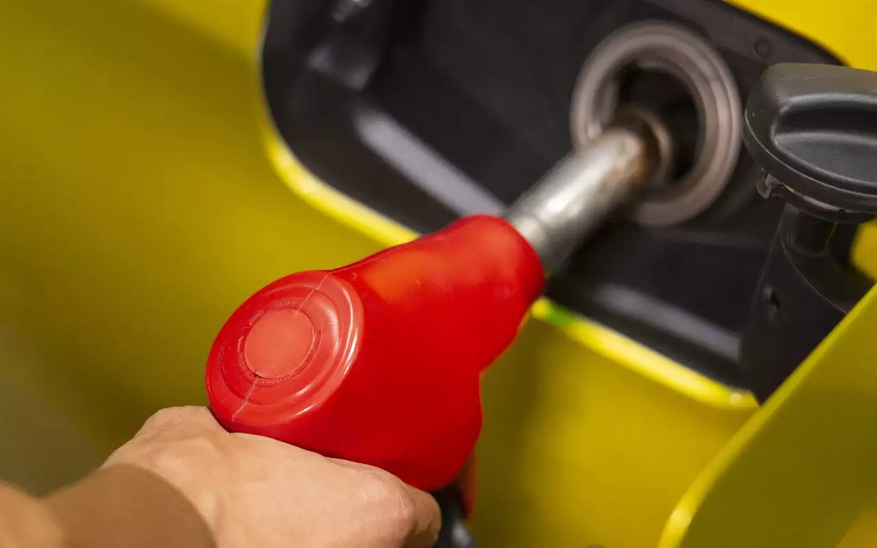 Некачественный бензин: у заправок появился опасный способ «экономить»