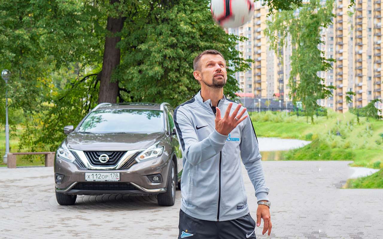 Гараж Сергея Семака: «копейка», Мерседес и микроавтобус