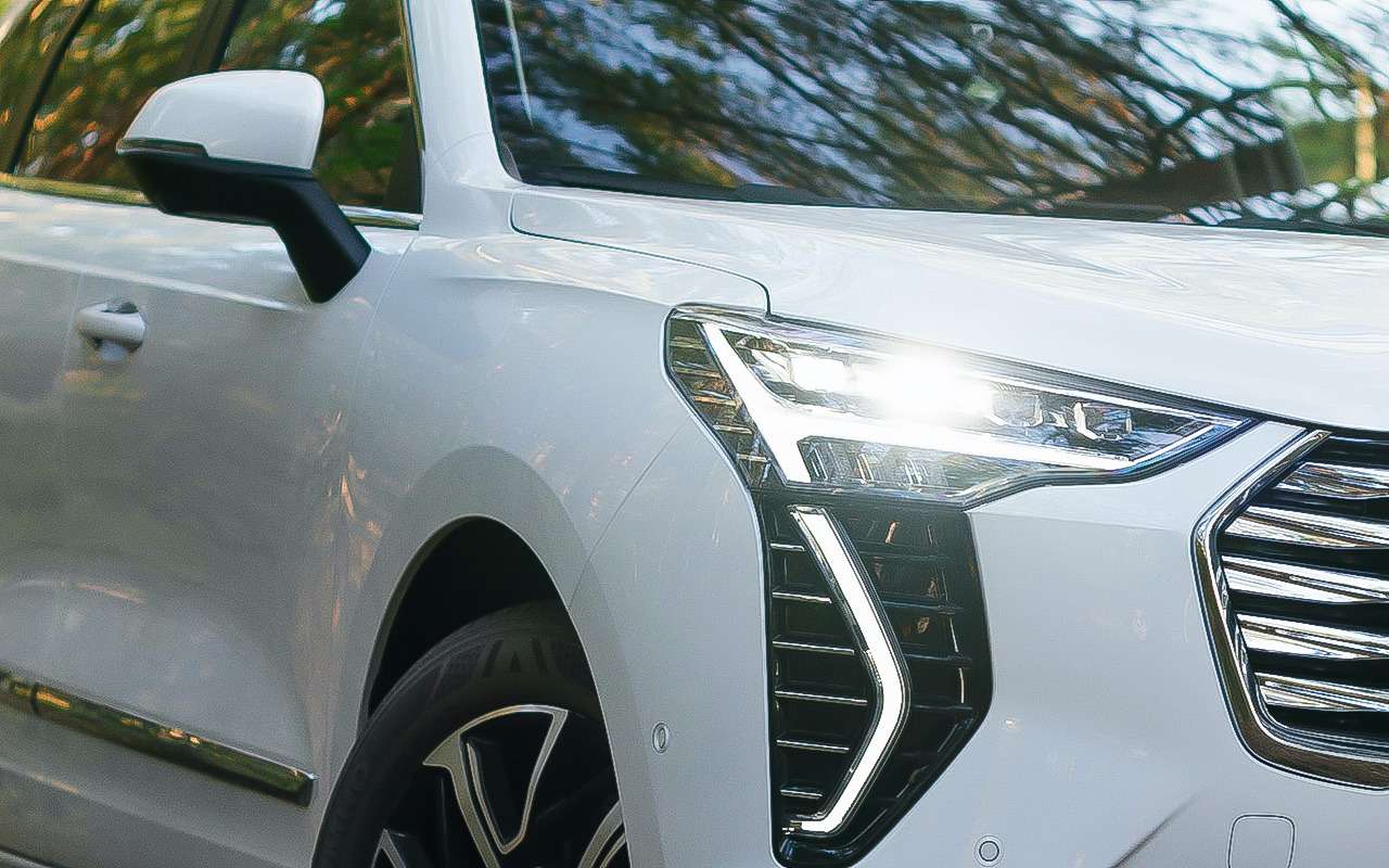 Этот кроссовер стал самым популярным в России в 2022 году