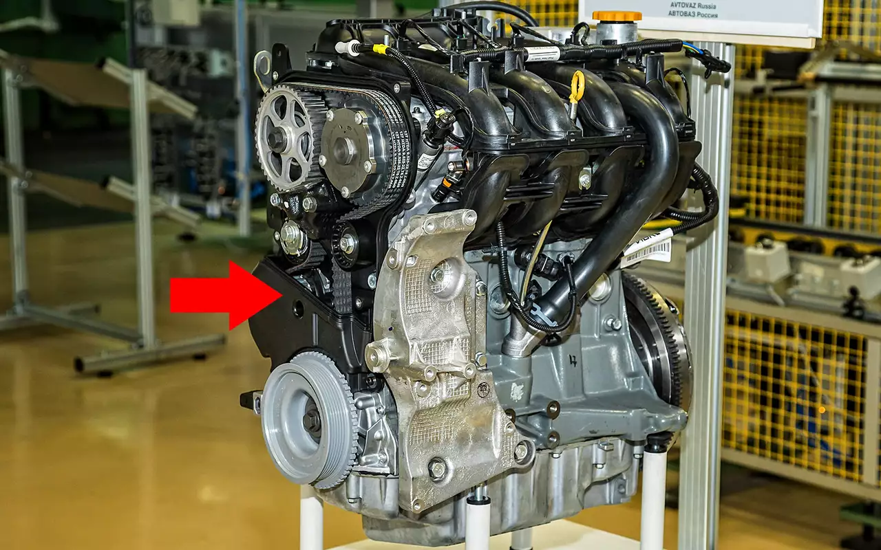 Водяной насос относится к системе охлаждения, но приводится ремнем механизма газораспределения.