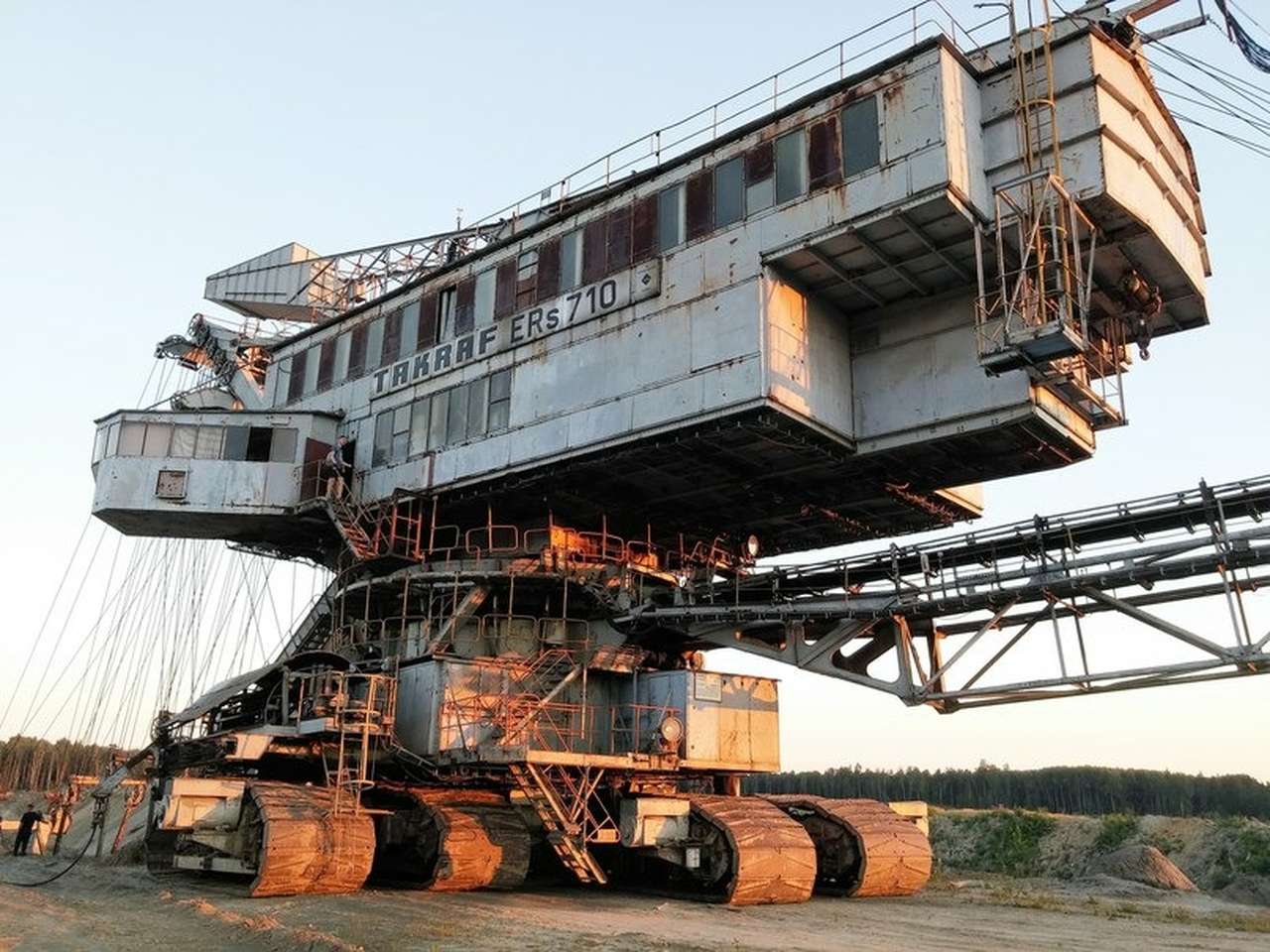 Последние дни железного великана: продается самый большой экскаватор