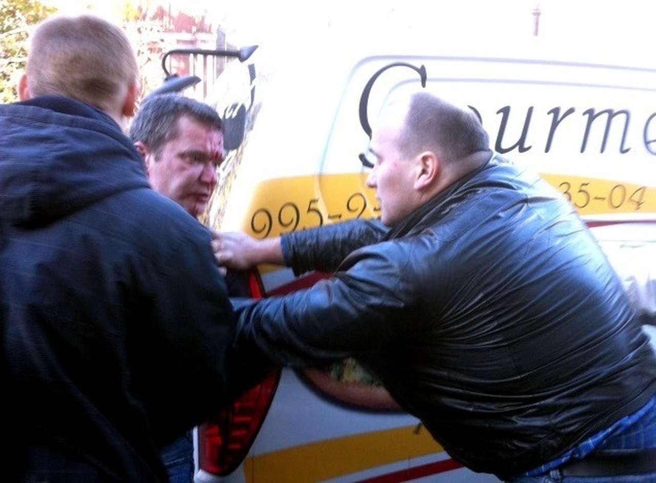 Водителя главы информагентства «Росбалт» избили во время дорожного конфликта в Петербурге