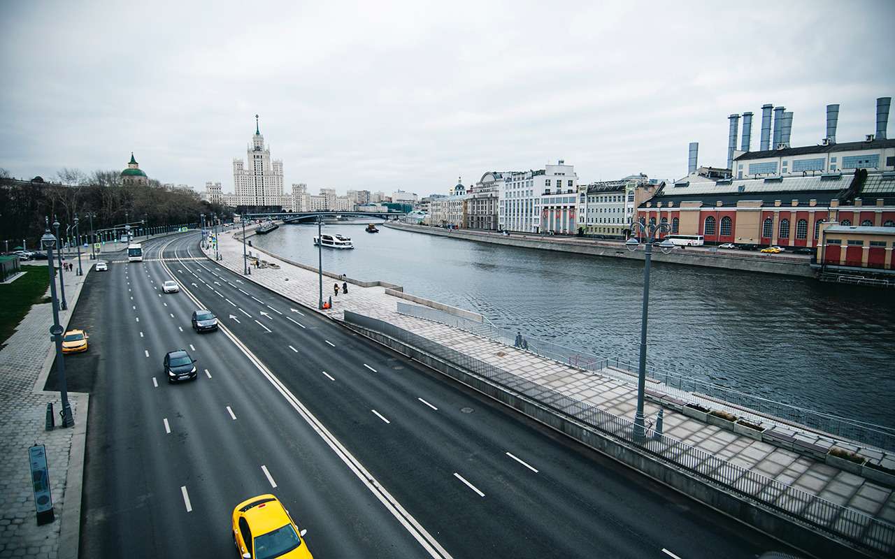 Россияне стали реже пользоваться такси и личным авто — исследование