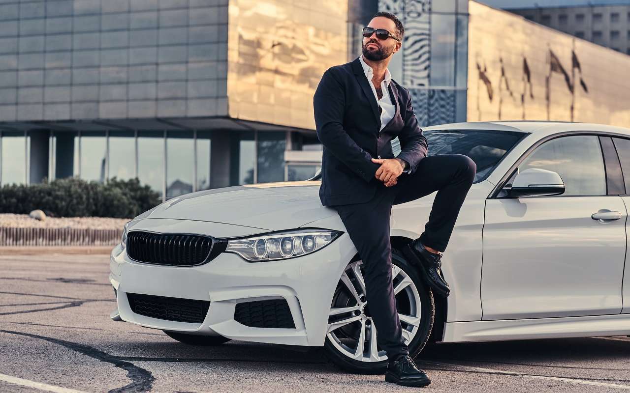 Названы самые популярные премиальные марки автомобилей в России