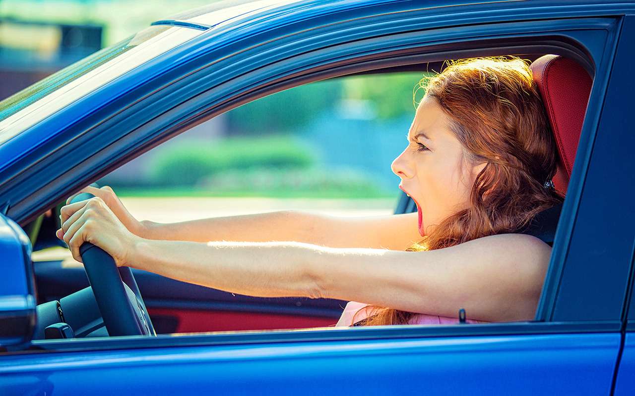 Беременная автоледи разгромила парковку на западе Москвы