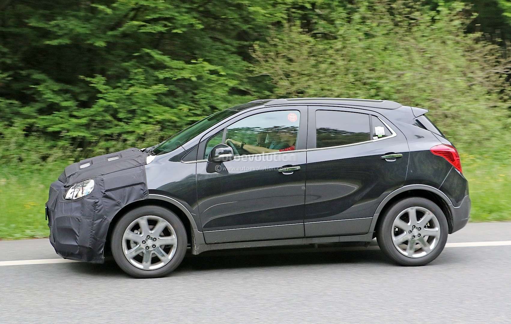 Аналог opel. Бьюик Мокка. Опель Мокка и Бьюик Энкор. Opel Mokka Buick encore. Opel Mokka 2015.