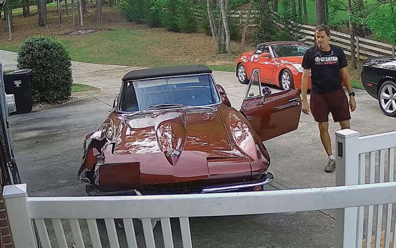 Похвастал своим спорткаром. Неудачно