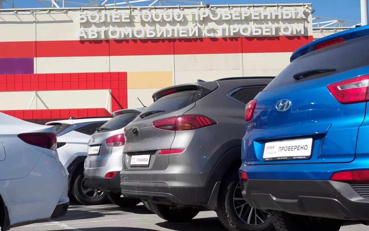 Названы самые подешевевшие в России автомобили с пробегом