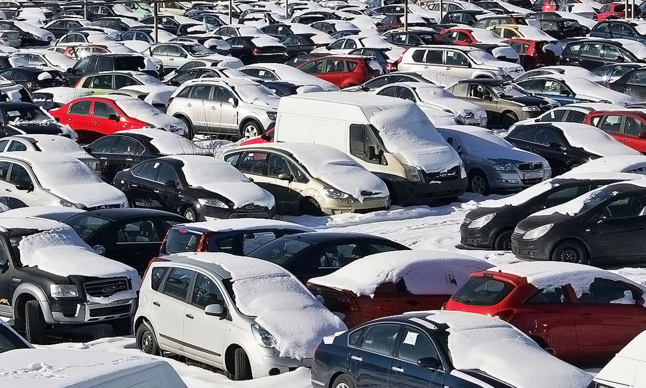 В кризис автомобили с пробегом покупают охотнее, чем новые
