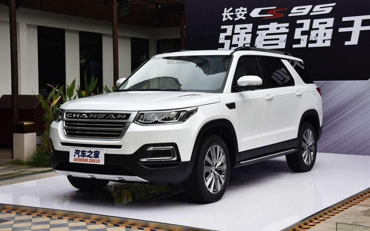 Консерватизм по-китайски: представлен серийный Changan CS95