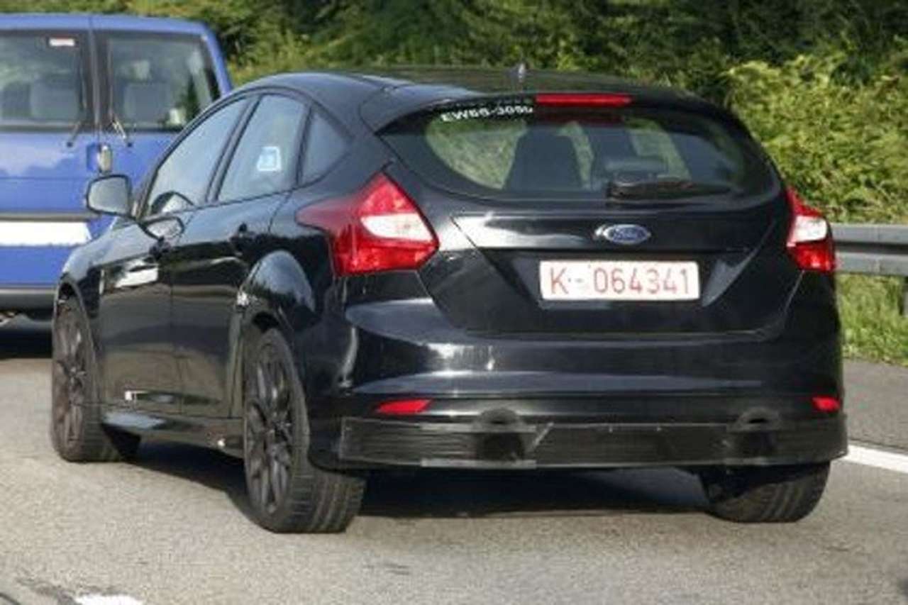 Новый Ford Focus RS прикинулся обычным хэтчбеком