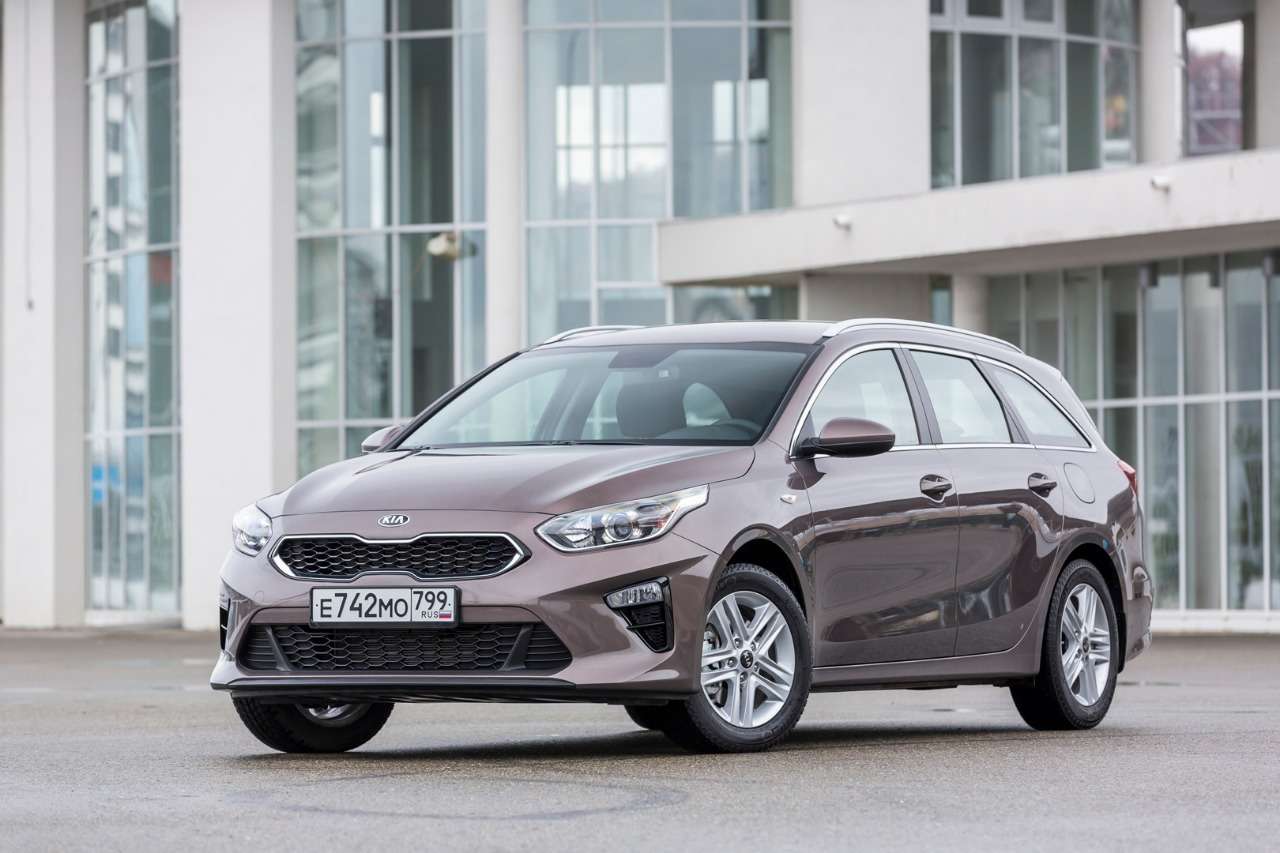 У Kia Ceed и Ceed SW обновили комплектации. Они стали богаче!