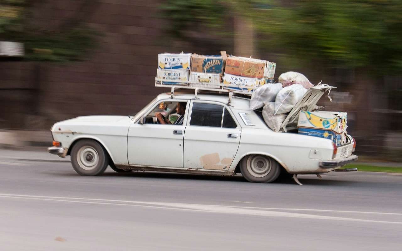 Эксперт рассказал, как не перегрузить автомобиль при поездках на дачу