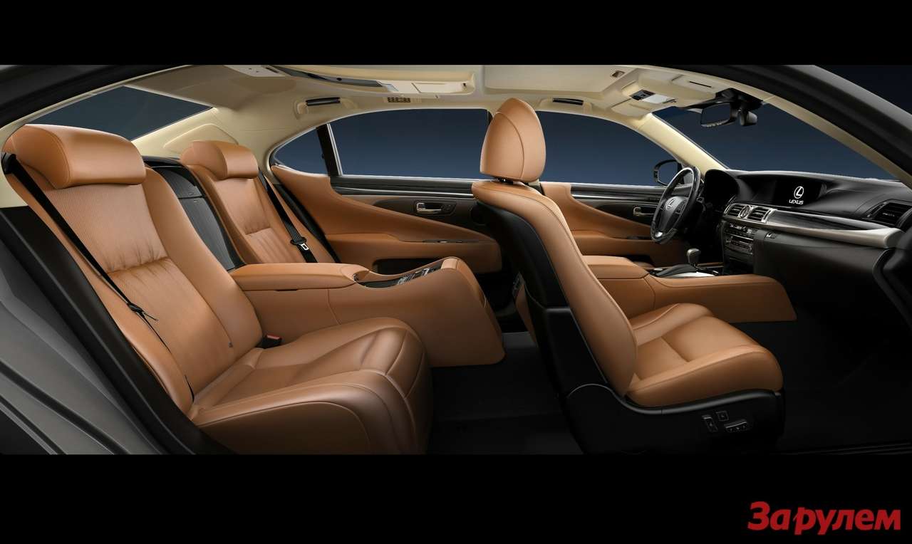 Lexus везет в Москву новый флагман