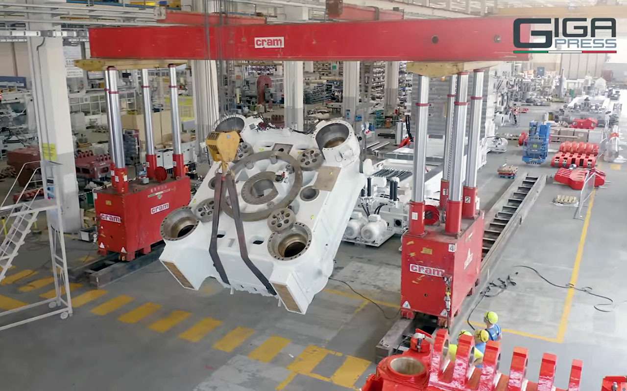 9000-тонный пресс – видео сборки гиганта