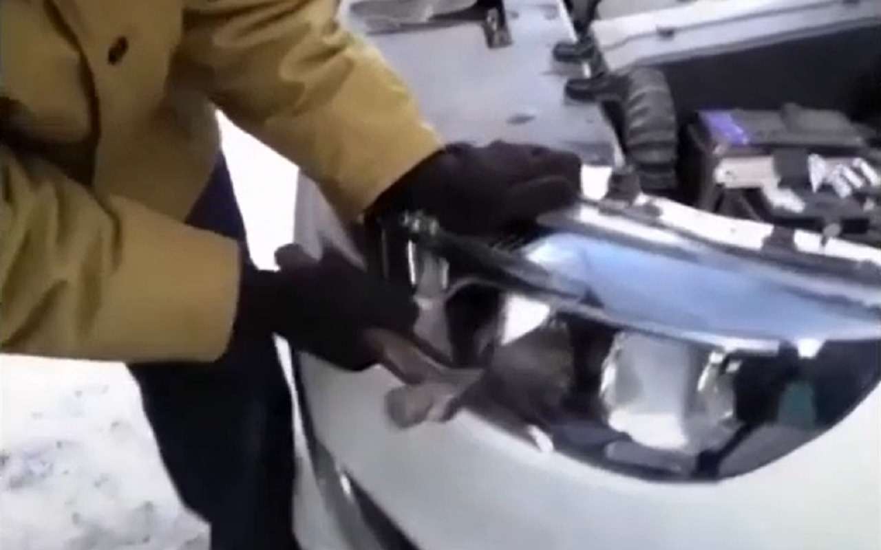 Разбей фару молотком: странный флешмоб про Lada Vesta