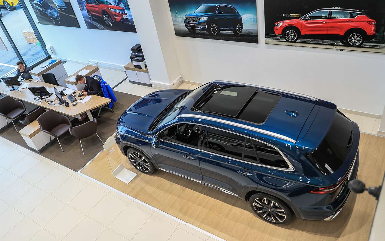 У дилеров «зависли» сотни машин: в чем причина?