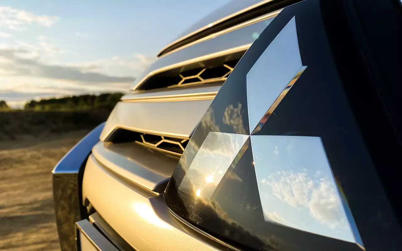Mitsubishi Motors: 15 удивительных сюжетов