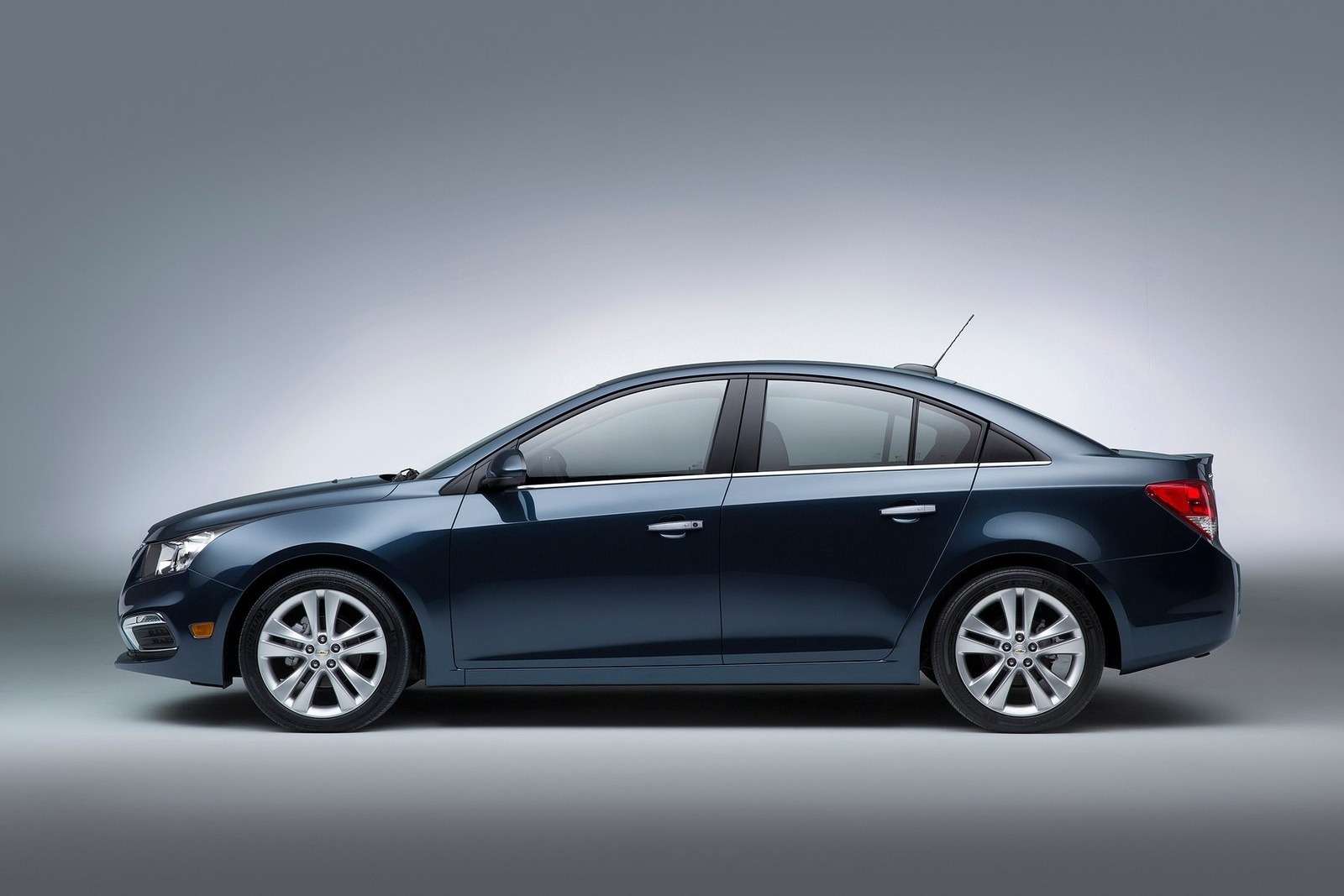 GM представила обновленный Chevrolet Cruze