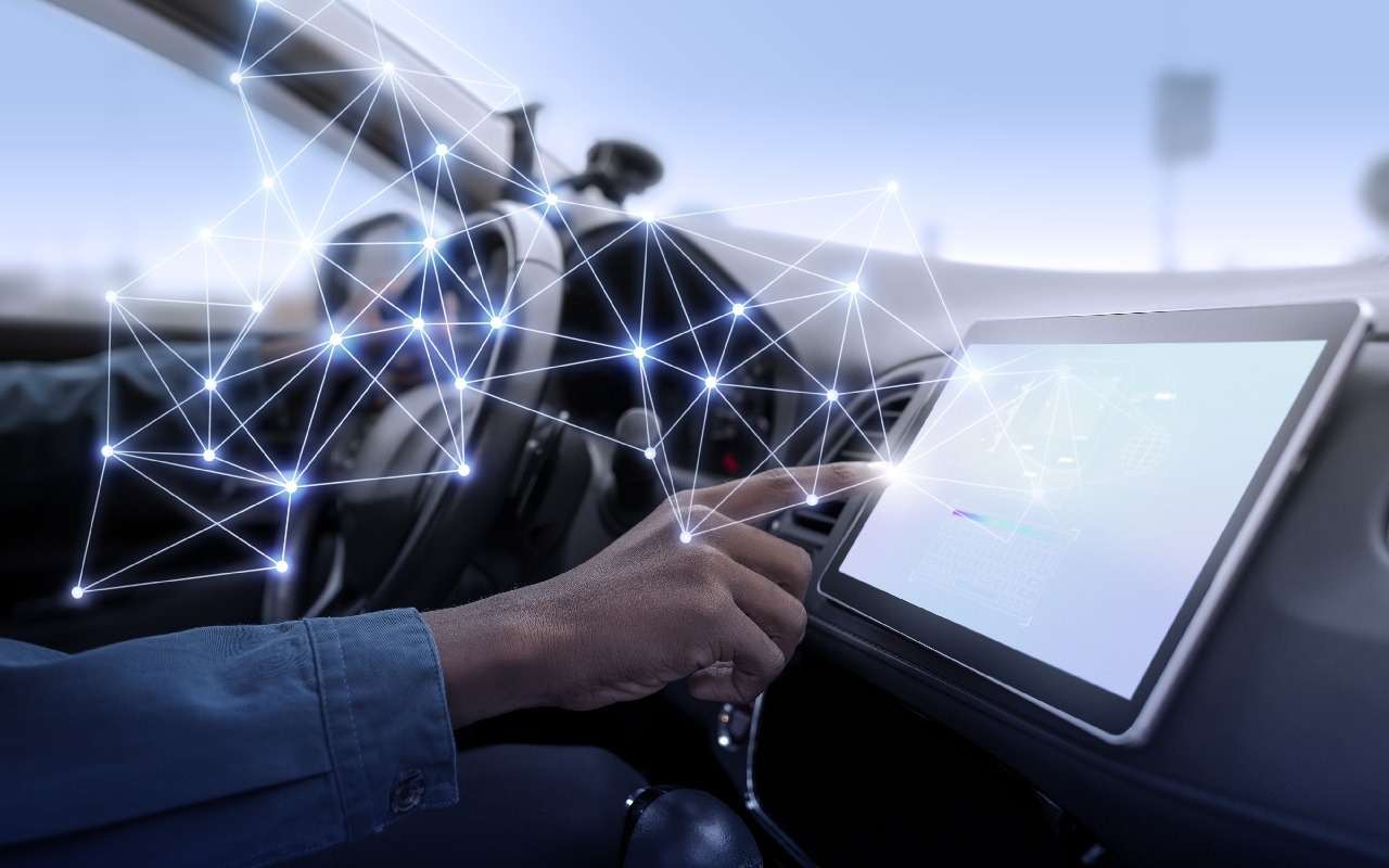 АВТОВАЗ первым в РФ восстановил в автомобилях кнопку SOS