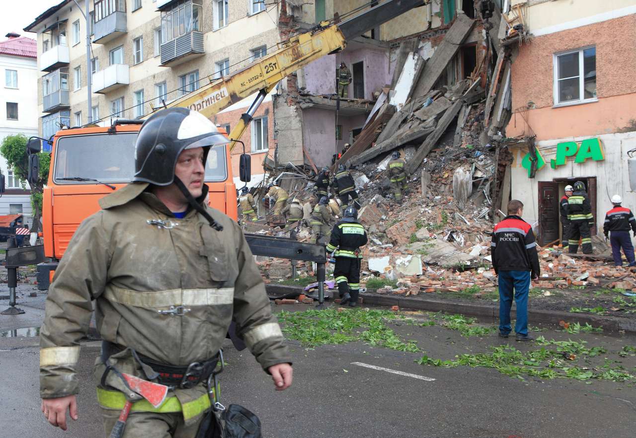 Пожарным и скорой помощи могут дать право на таран