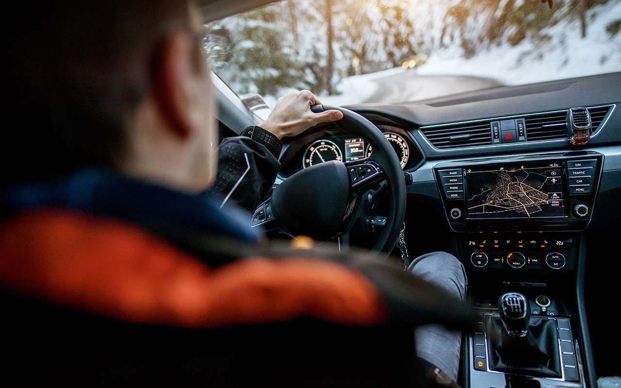 Водителям объяснили разницу техники торможения в зависимости от погодных условий