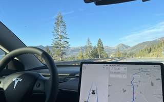 Автопилот приносит компании Tesla десятки миллионов долларов в месяц