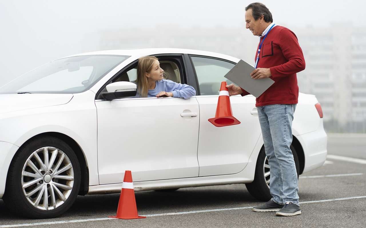 Сколько сейчас стоит отучиться в автошколе